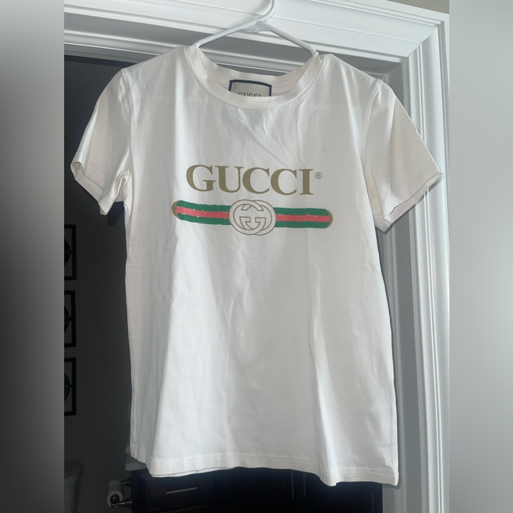 Gucci T shirt, size medium